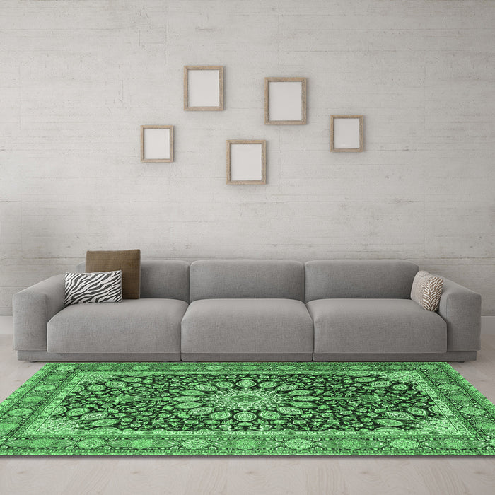 Machine Washable Medallion Emerald Green Traditional Area Rugs in a Living Room,, wshtr4544emgrn