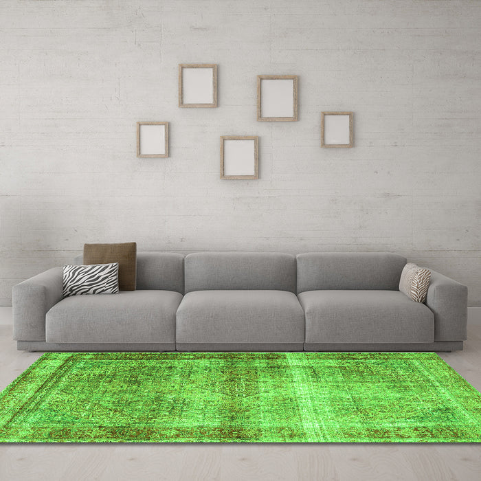 Machine Washable Persian Green Traditional Area Rugs in a Living Room,, wshtr4545grn