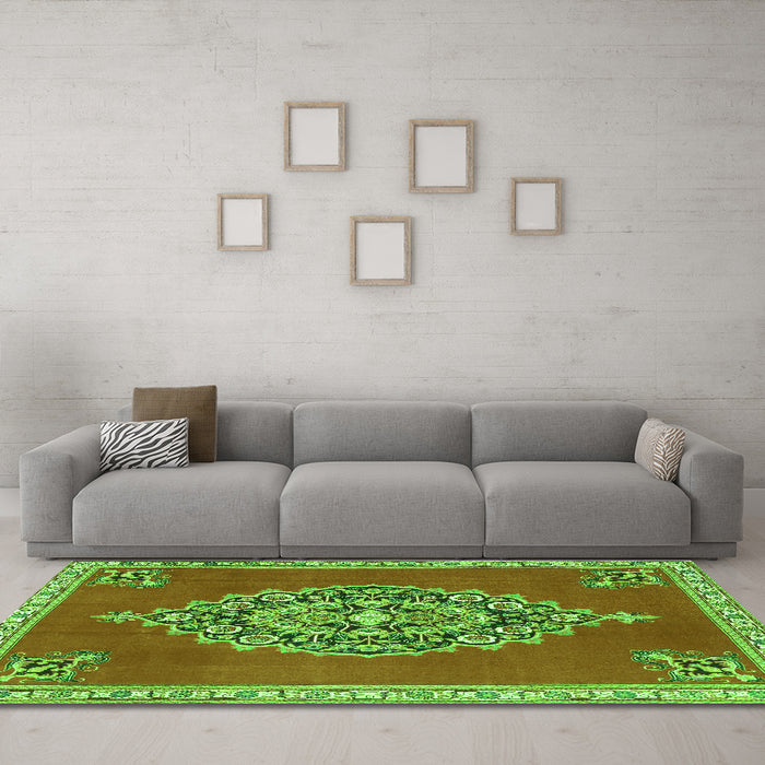 Machine Washable Medallion Green Traditional Area Rugs in a Living Room,, wshtr4546grn