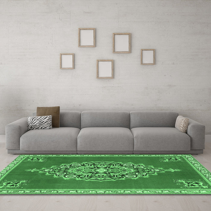 Machine Washable Medallion Emerald Green Traditional Area Rugs in a Living Room,, wshtr4546emgrn