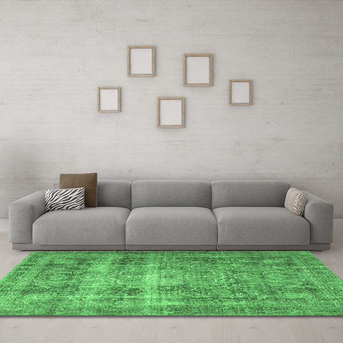 Machine Washable Medallion Emerald Green Traditional Area Rugs in a Living Room,, wshtr4547emgrn