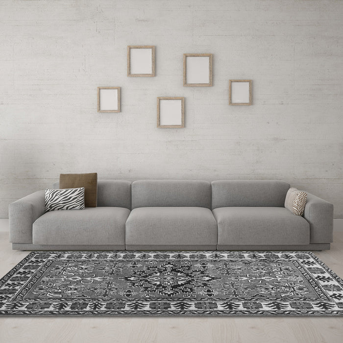 Machine Washable Geometric Gray Traditional Rug in a Living Room,, wshtr454gry