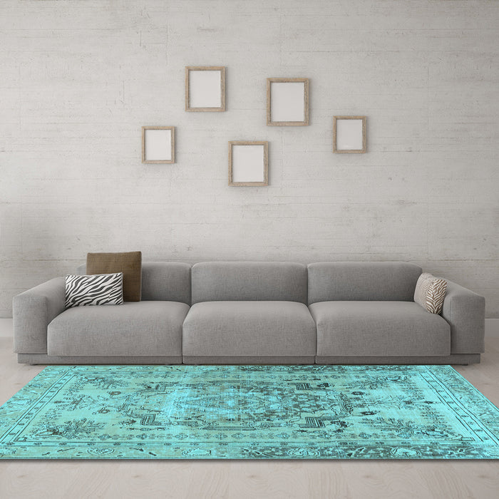 Machine Washable Persian Light Blue Traditional Rug in a Living Room, wshtr4550lblu