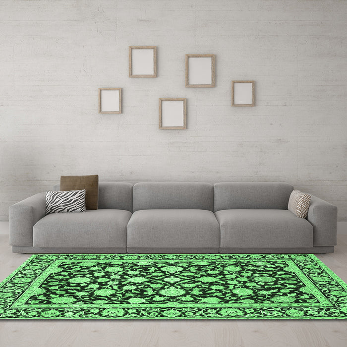 Machine Washable Persian Emerald Green Traditional Area Rugs in a Living Room,, wshtr4553emgrn