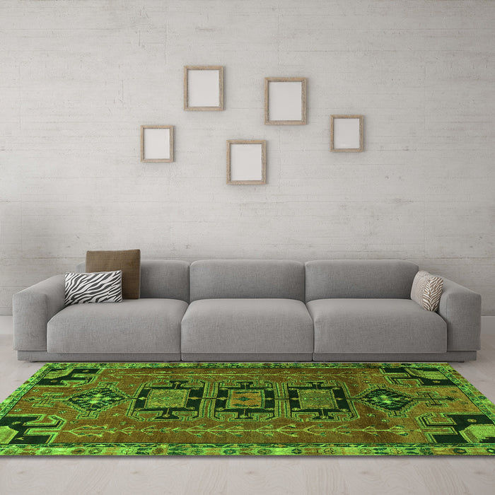 Machine Washable Persian Green Traditional Area Rugs in a Living Room,, wshtr4554grn