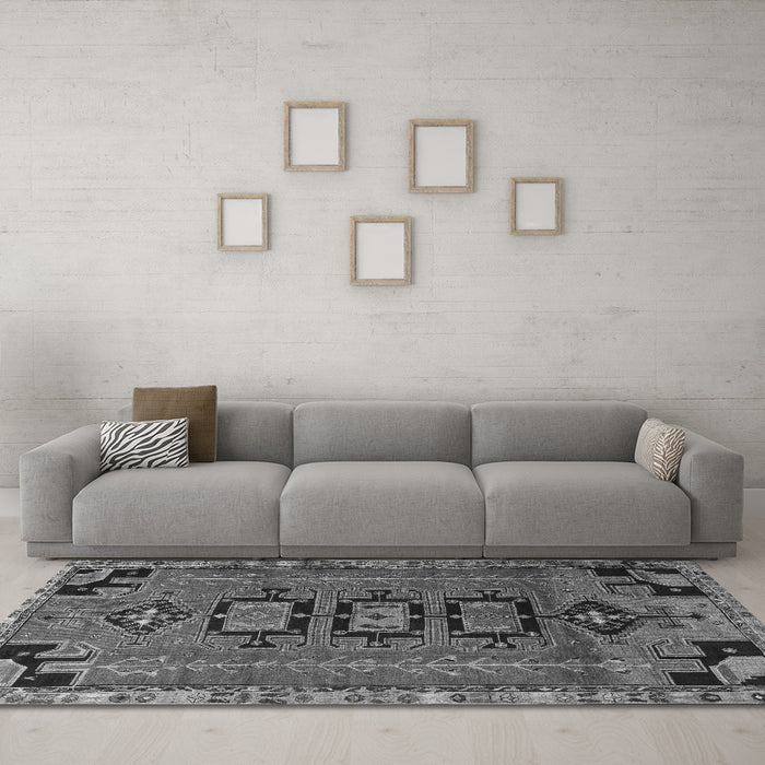 Machine Washable Persian Gray Traditional Rug in a Living Room,, wshtr4554gry