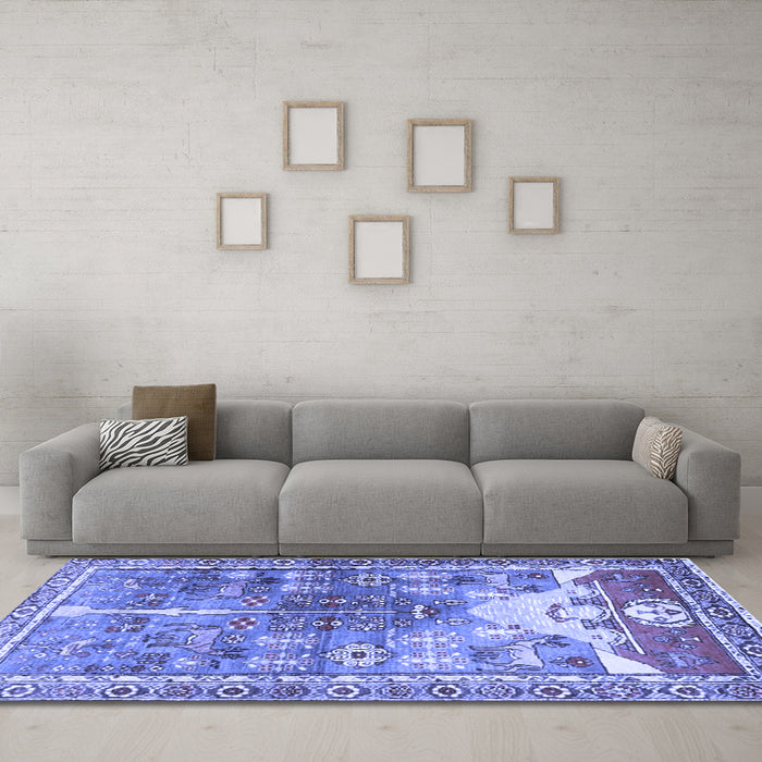 Machine Washable Persian Blue Traditional Rug in a Living Room, wshtr4555blu