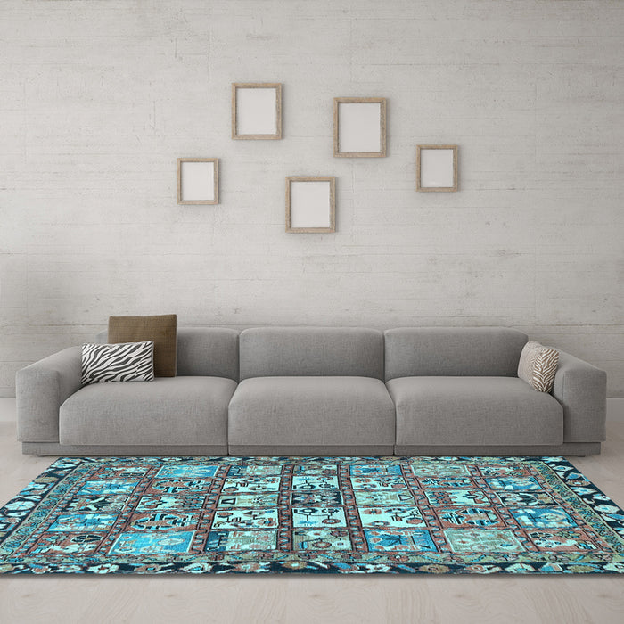Machine Washable Persian Light Blue Traditional Rug in a Living Room, wshtr4556lblu
