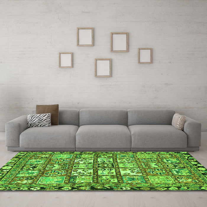Machine Washable Persian Green Traditional Area Rugs in a Living Room,, wshtr4556grn