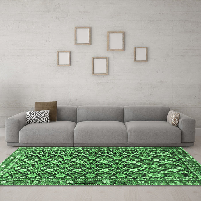 Machine Washable Persian Emerald Green Traditional Area Rugs in a Living Room,, wshtr4558emgrn