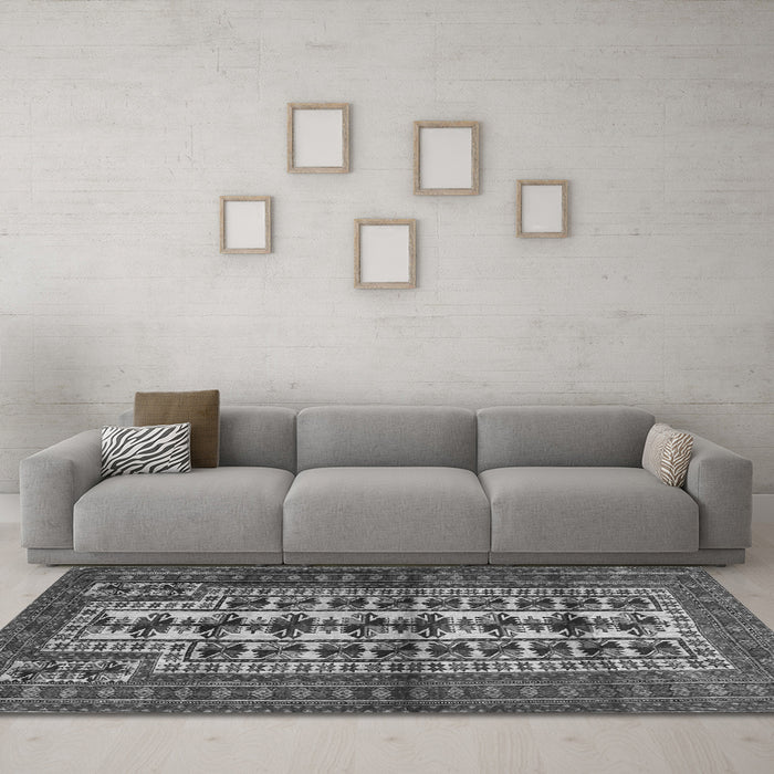 Machine Washable Persian Gray Traditional Rug in a Living Room,, wshtr4559gry