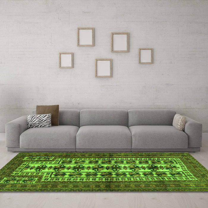 Machine Washable Persian Green Traditional Area Rugs in a Living Room,, wshtr4559grn