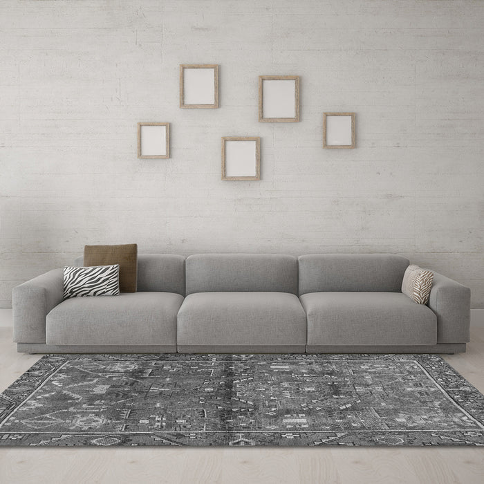 Machine Washable Persian Gray Traditional Rug in a Living Room,, wshtr4560gry