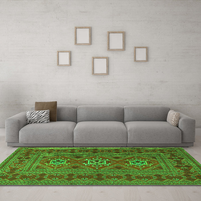 Machine Washable Persian Green Traditional Area Rugs in a Living Room,, wshtr4561grn