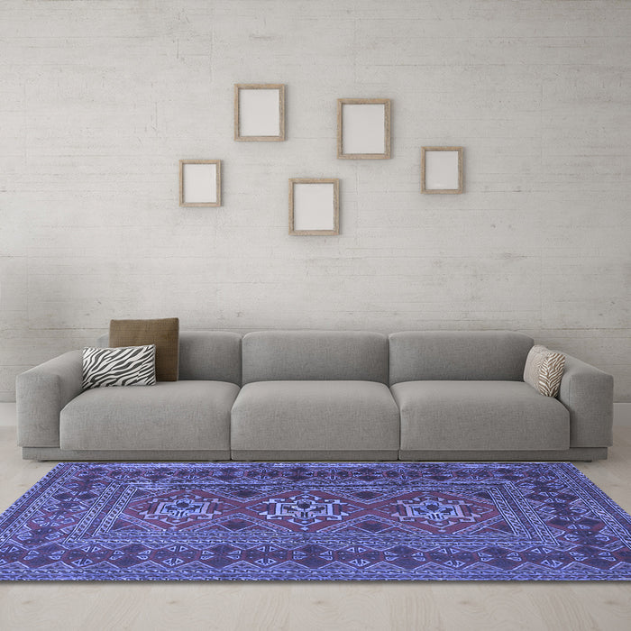 Machine Washable Persian Blue Traditional Rug in a Living Room, wshtr4561blu