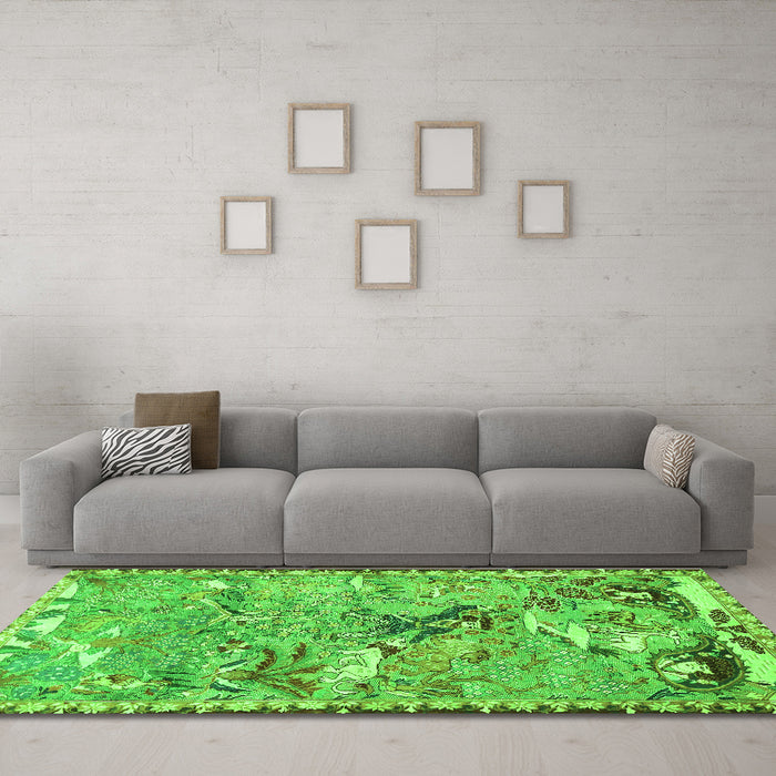 Machine Washable Animal Green Traditional Area Rugs in a Living Room,, wshtr4564grn