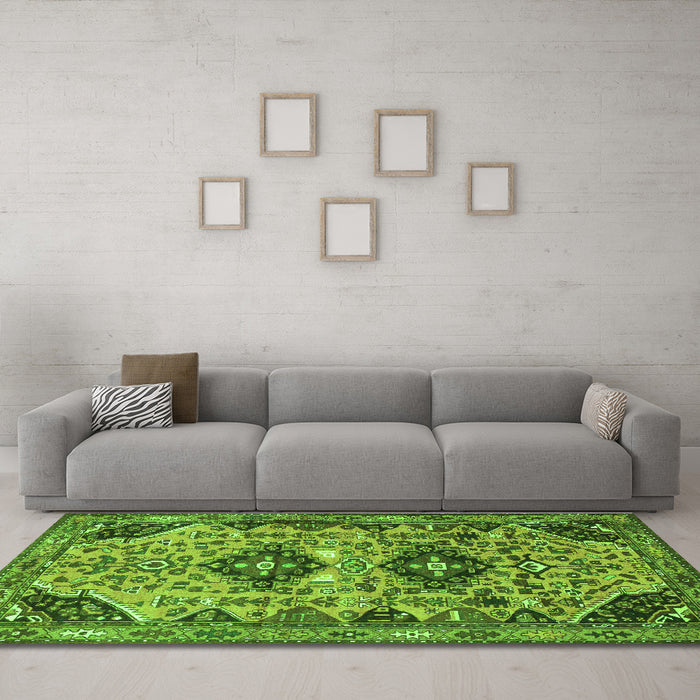 Machine Washable Persian Green Traditional Area Rugs in a Living Room,, wshtr4566grn