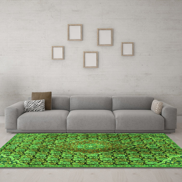 Machine Washable Persian Green Traditional Area Rugs in a Living Room,, wshtr4569grn