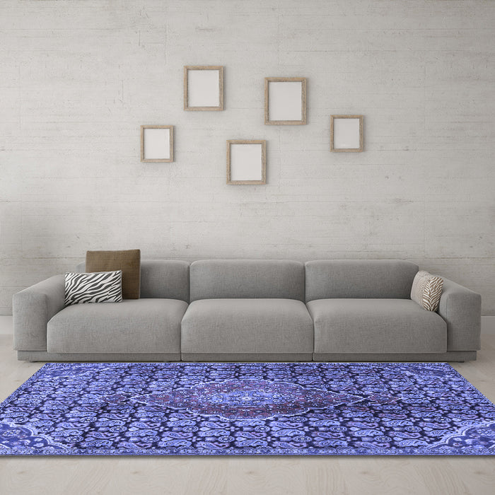 Machine Washable Persian Blue Traditional Rug in a Living Room, wshtr4569blu