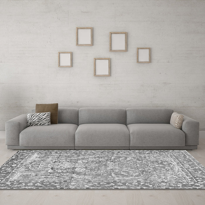 Machine Washable Persian Gray Traditional Rug in a Living Room,, wshtr4570gry