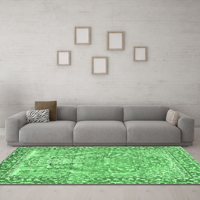 Machine Washable Persian Emerald Green Traditional Area Rugs in a Living Room,, wshtr4570emgrn