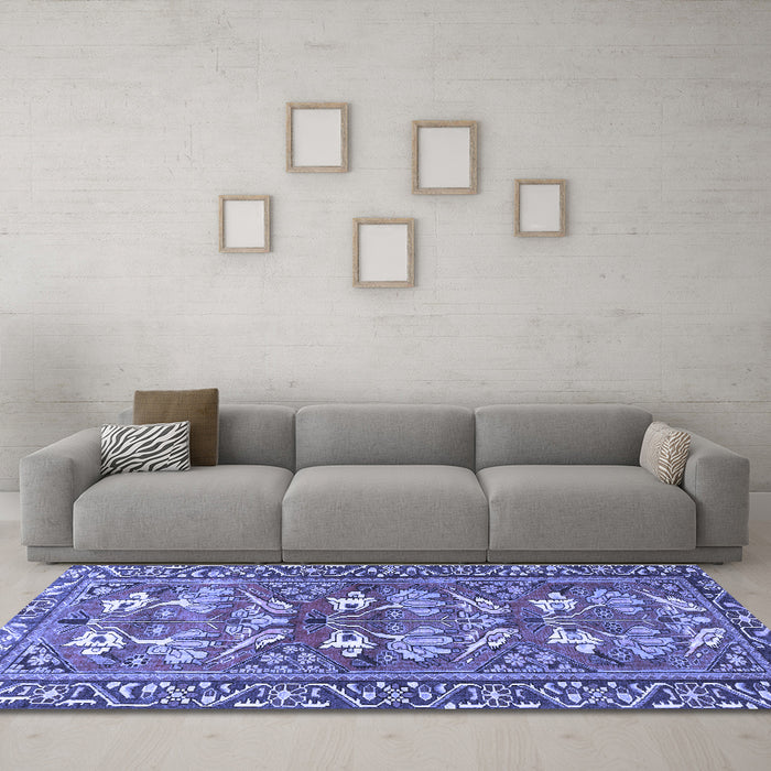 Machine Washable Persian Blue Traditional Rug in a Living Room, wshtr4572blu