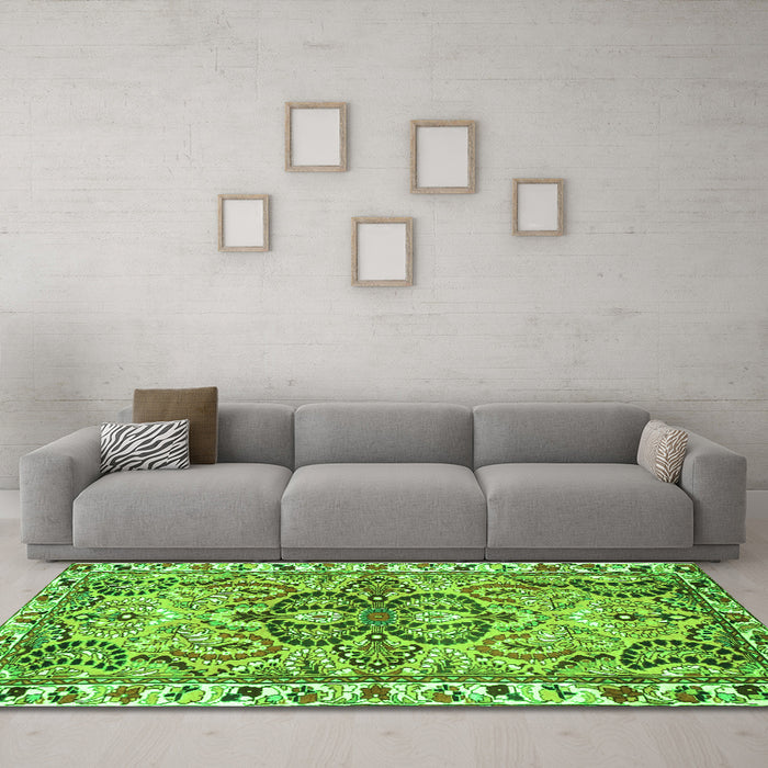 Machine Washable Persian Green Traditional Area Rugs in a Living Room,, wshtr4573grn