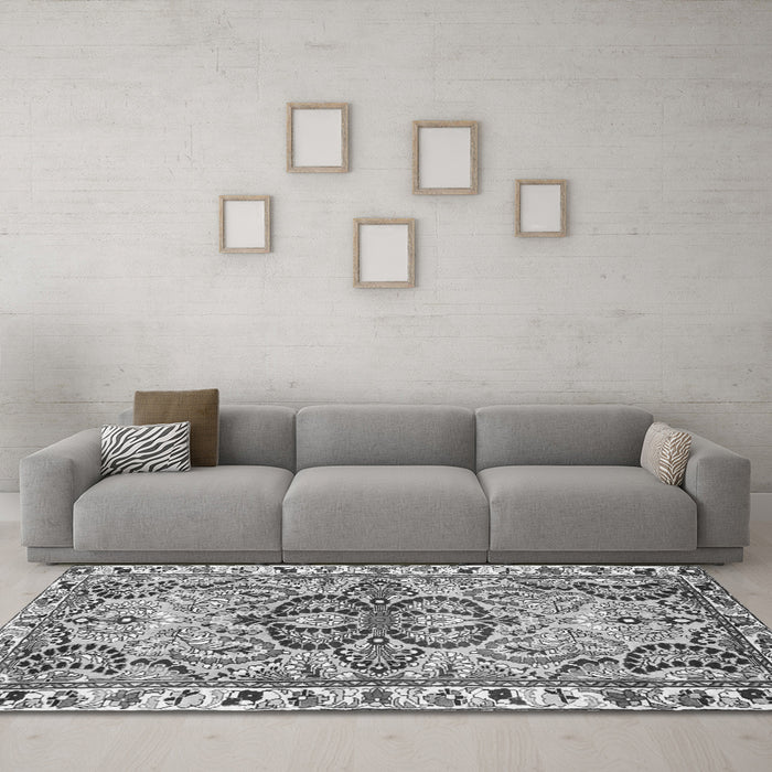 Machine Washable Persian Gray Traditional Rug in a Living Room,, wshtr4573gry