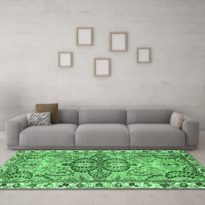 Machine Washable Persian Emerald Green Traditional Area Rugs in a Living Room,, wshtr4573emgrn