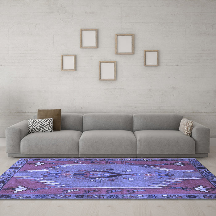 Machine Washable Persian Blue Traditional Rug in a Living Room, wshtr4575blu