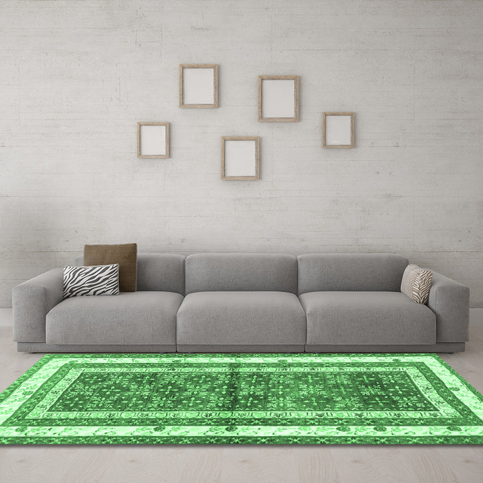 Machine Washable Persian Emerald Green Traditional Area Rugs in a Living Room,, wshtr4576emgrn