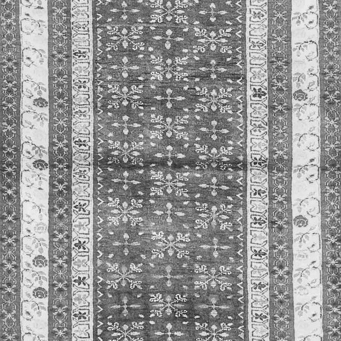 Serging Thickness of Machine Washable Persian Gray Traditional Rug, wshtr4576gry