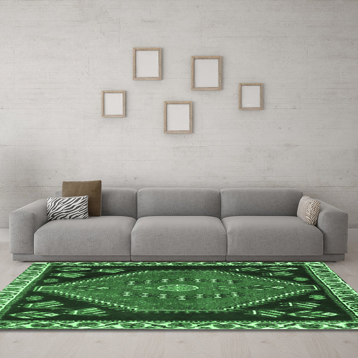 Machine Washable Persian Emerald Green Traditional Area Rugs in a Living Room,, wshtr4577emgrn