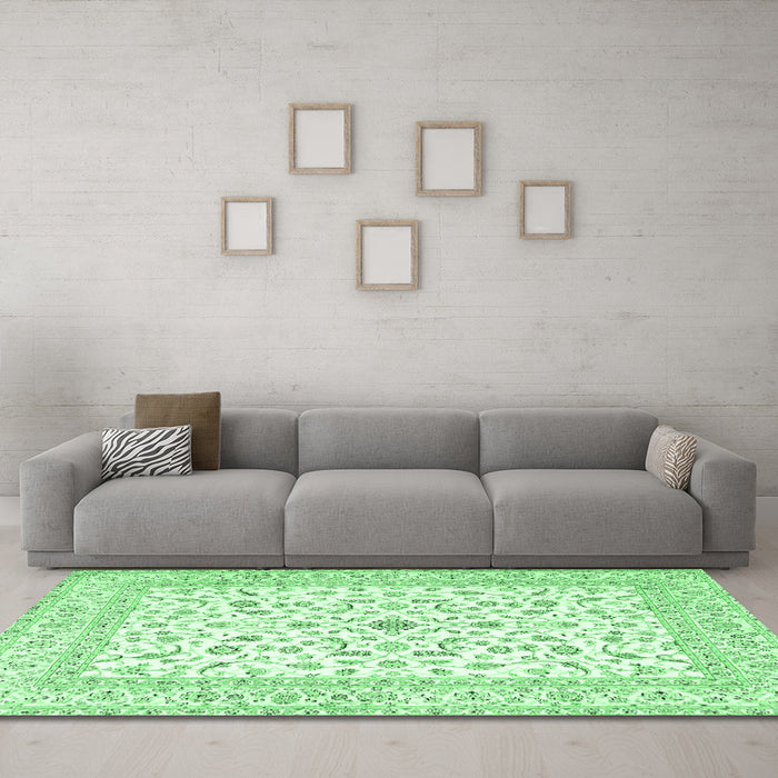 Machine Washable Persian Emerald Green Traditional Area Rugs in a Living Room,, wshtr4578emgrn