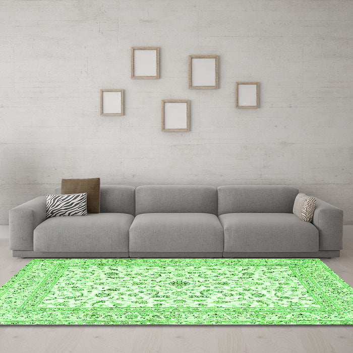 Machine Washable Persian Green Traditional Area Rugs in a Living Room,, wshtr4578grn