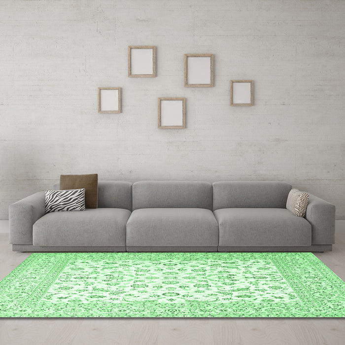 Machine Washable Persian Emerald Green Traditional Area Rugs in a Living Room,, wshtr4580emgrn