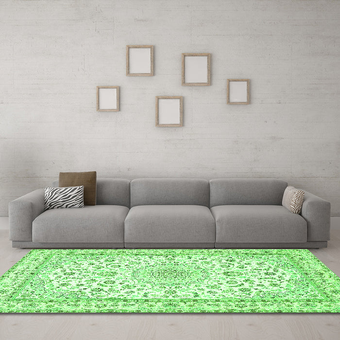 Machine Washable Persian Green Traditional Area Rugs in a Living Room,, wshtr4581grn