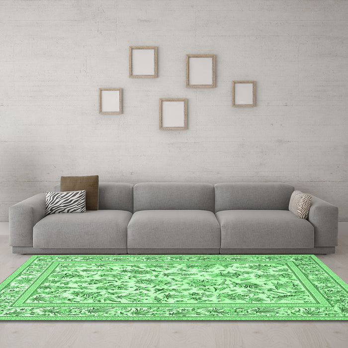Machine Washable Persian Emerald Green Traditional Area Rugs in a Living Room,, wshtr4583emgrn