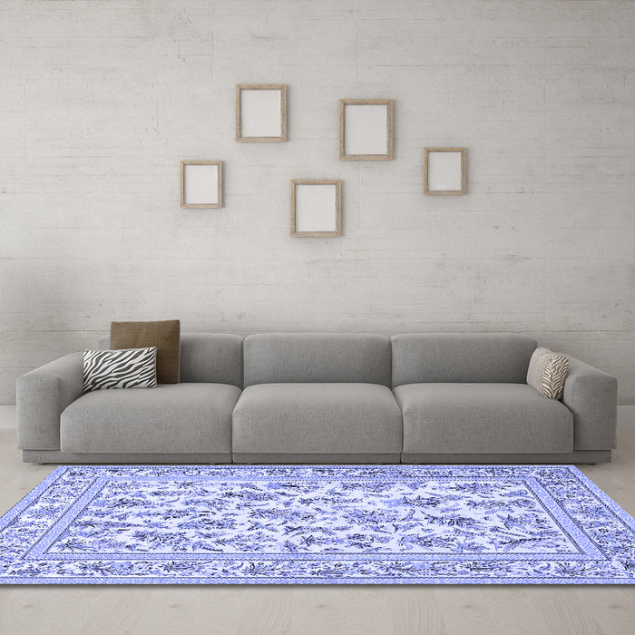 Machine Washable Persian Blue Traditional Rug in a Living Room, wshtr4583blu