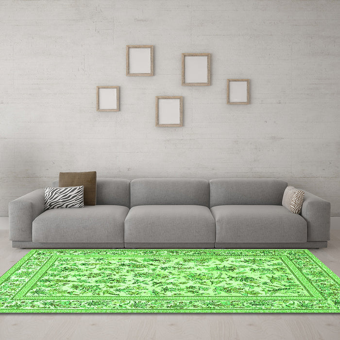Machine Washable Persian Green Traditional Area Rugs in a Living Room,, wshtr4583grn