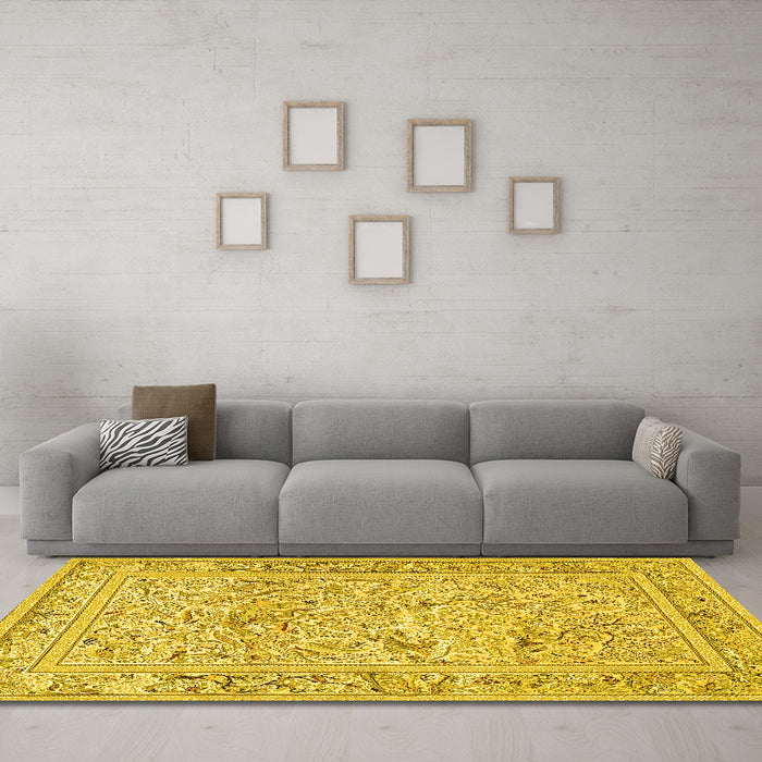 Machine Washable Animal Yellow Traditional Rug in a Living Room, wshtr4584yw