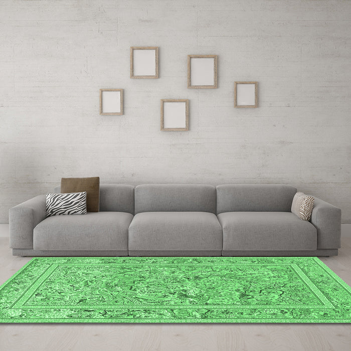 Machine Washable Animal Emerald Green Traditional Area Rugs in a Living Room,, wshtr4585emgrn