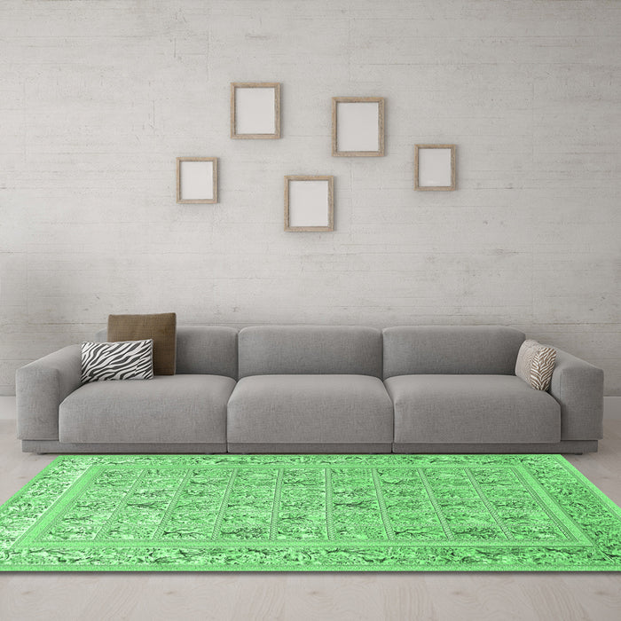 Machine Washable Animal Emerald Green Traditional Area Rugs in a Living Room,, wshtr4586emgrn