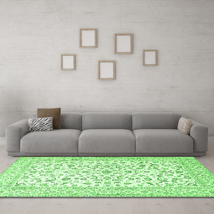 Machine Washable Persian Green Traditional Area Rugs in a Living Room,, wshtr4589grn