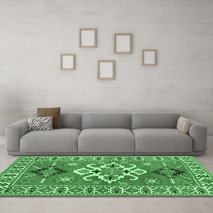 Machine Washable Geometric Emerald Green Traditional Area Rugs in a Living Room,, wshtr458emgrn