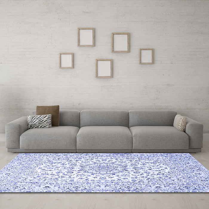 Machine Washable Medallion Blue Traditional Rug in a Living Room, wshtr4590blu