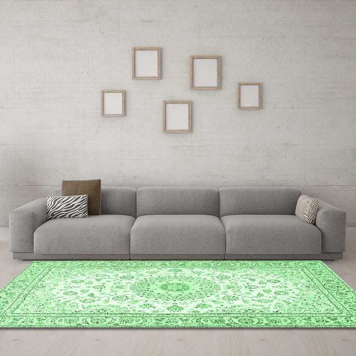 Machine Washable Medallion Emerald Green Traditional Area Rugs in a Living Room,, wshtr4593emgrn