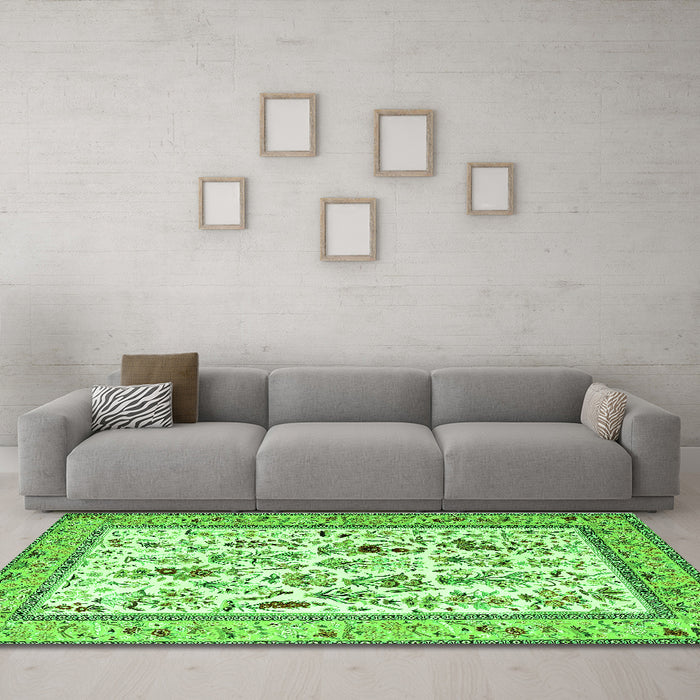 Machine Washable Persian Green Traditional Area Rugs in a Living Room,, wshtr4594grn
