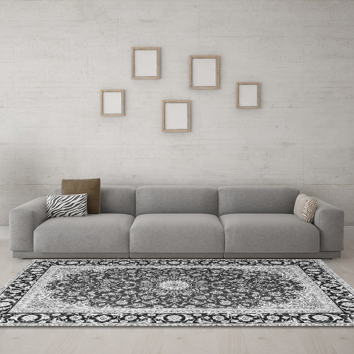 Machine Washable Persian Gray Traditional Rug in a Living Room,, wshtr4596gry