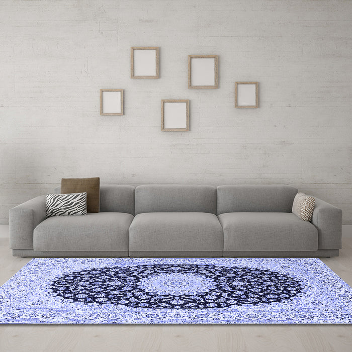 Machine Washable Medallion Blue Traditional Rug in a Living Room, wshtr4597blu